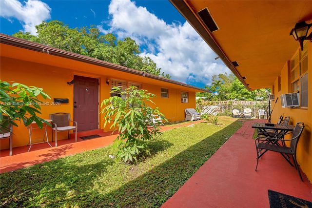129-131 SE 5th Street, Hallandale Beach, FL 33009