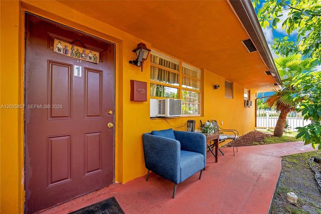 129-131 SE 5th Street, Hallandale Beach, FL 33009