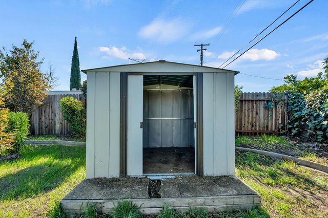 4928 ORTEGA, Sacramento, CA 95820