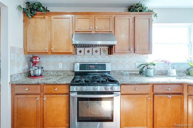 50233 Venice Court, Northville, MI 48168