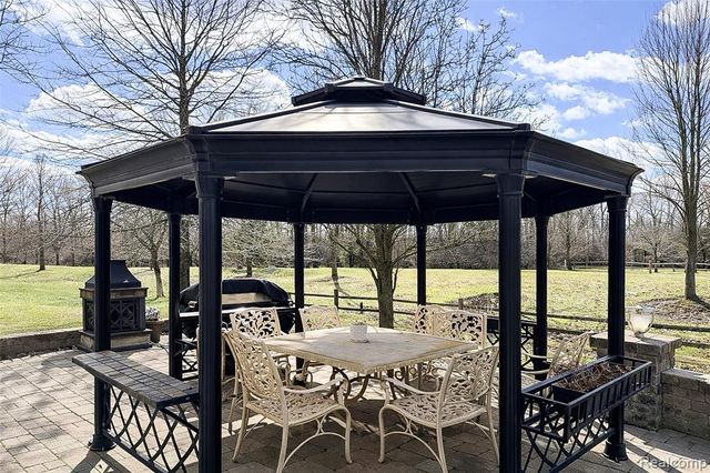 50233 Venice Court, Northville, MI 48168