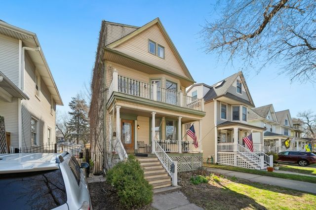 3915 N Kenneth Avenue, Chicago, IL 60641