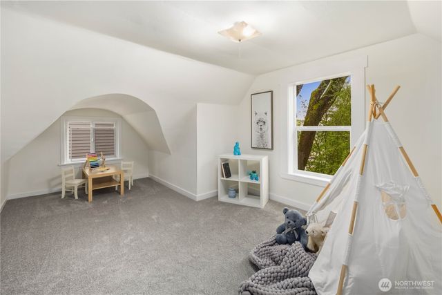 421 N 40th Street, Seattle, WA 98103