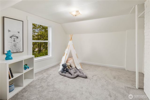 421 N 40th Street, Seattle, WA 98103