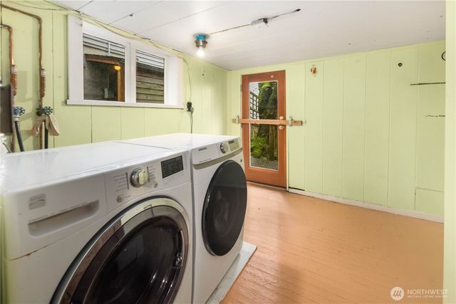 421 N 40th Street, Seattle, WA 98103