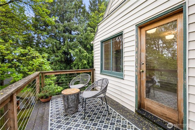 421 N 40th Street, Seattle, WA 98103