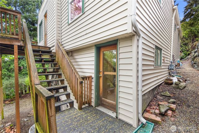 421 N 40th Street, Seattle, WA 98103