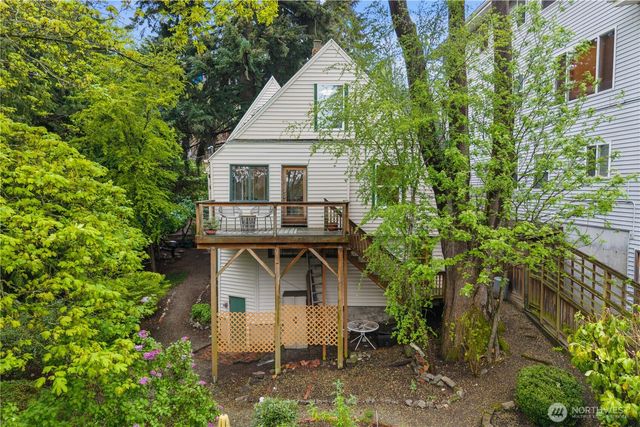 421 N 40th Street, Seattle, WA 98103