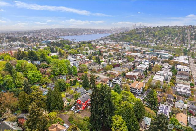 421 N 40th Street, Seattle, WA 98103