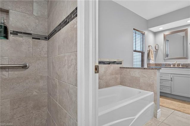 13190 Oakmont DR 6, Fort Myers, FL 33907