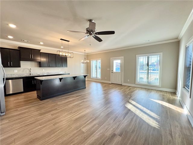 921 NE Heights Lane, Bentonville, AR 72712