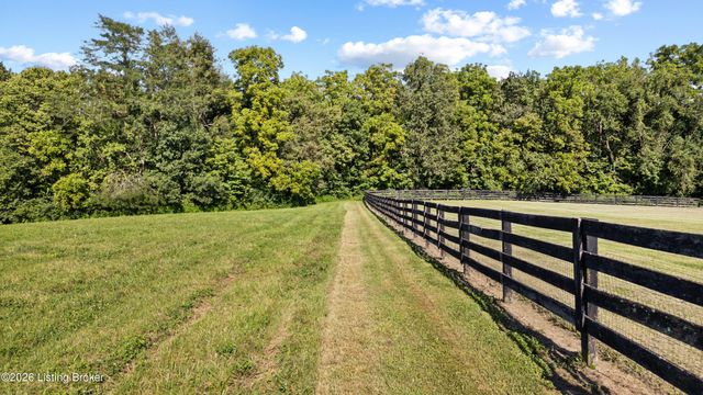 5241 Orphan Ln, Shelbyville, KY 40065