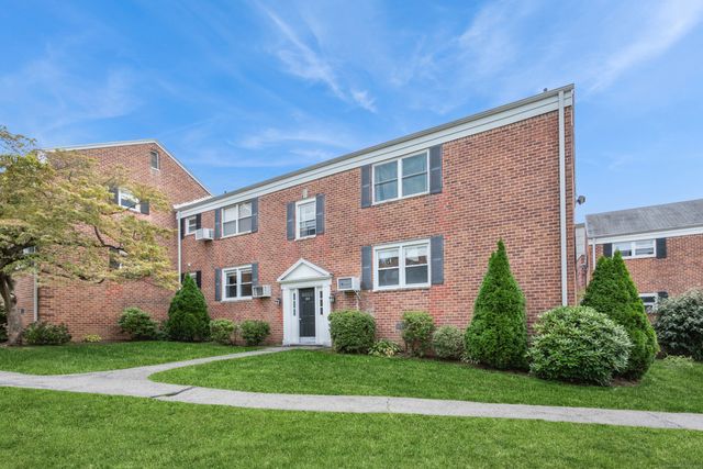 84 Strawberry Hill Avenue 1, Stamford, CT 06902
