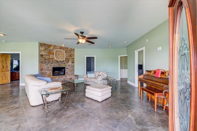 118 Saddle CT, Bastrop, TX 78602