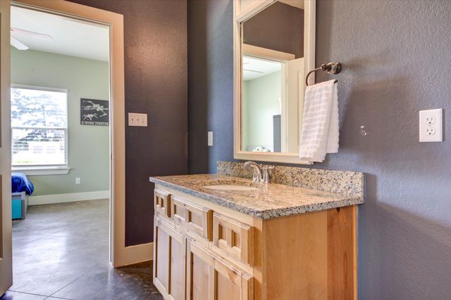 118 Saddle CT, Bastrop, TX 78602
