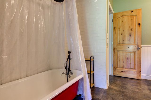 118 Saddle CT, Bastrop, TX 78602