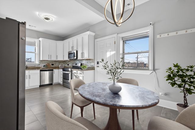 4646 S PRAIRIE Avenue 2S, Chicago, IL 60653