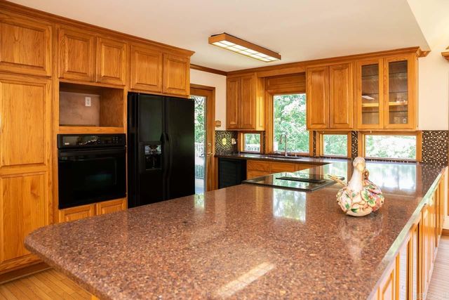 17 River Valley Rd, Little Rock, AR 72227