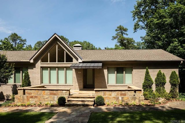 17 River Valley Rd, Little Rock, AR 72227