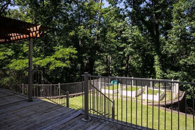 17 River Valley Rd, Little Rock, AR 72227