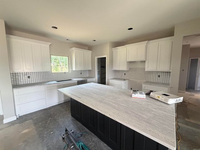 2115 Sable Oaks, Bryant, AR 72022