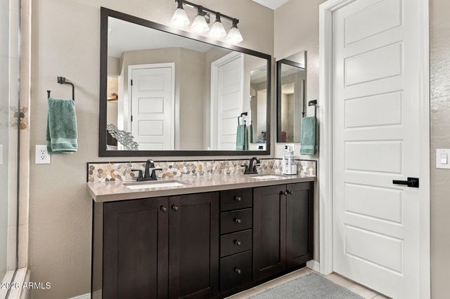 16005 W SHAW BUTTE Drive, Surprise, AZ 85379