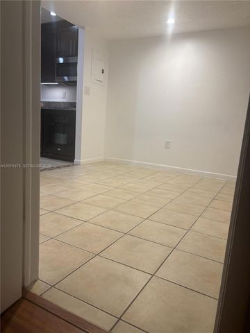 7160 NW 179th St 302, Hialeah, FL 33015