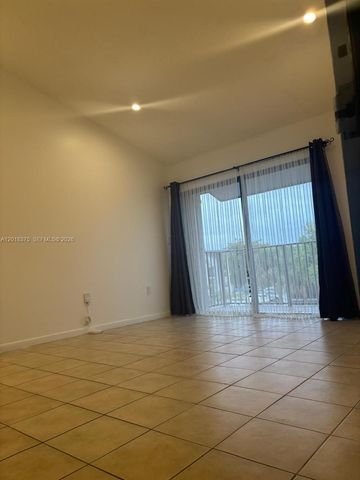 7160 NW 179th St 302, Hialeah, FL 33015