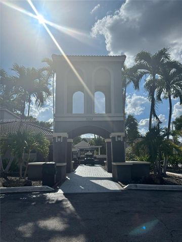 7160 NW 179th St 302, Hialeah, FL 33015