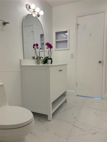 7160 NW 179th St 302, Hialeah, FL 33015