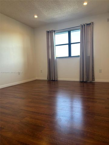 7160 NW 179th St 302, Hialeah, FL 33015