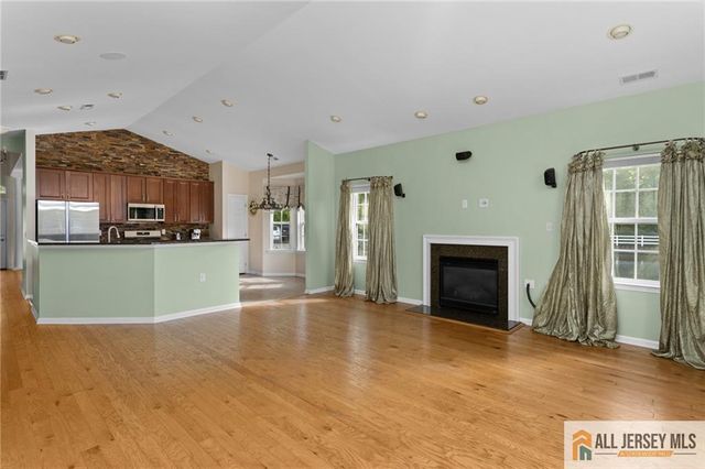 48 Merlot Court, Monroe, NJ 08831