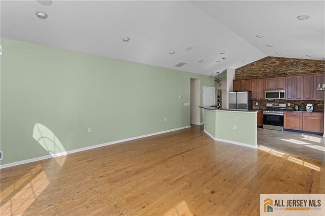 48 Merlot Court, Monroe, NJ 08831