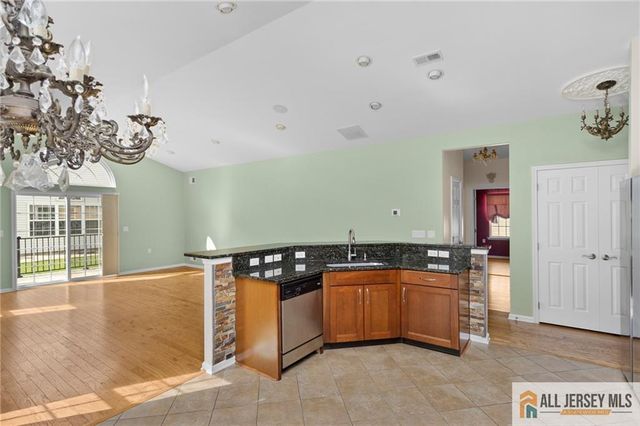 48 Merlot Court, Monroe, NJ 08831