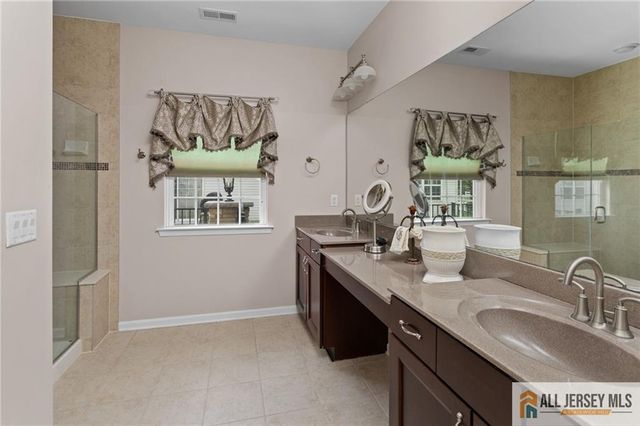 48 Merlot Court, Monroe, NJ 08831