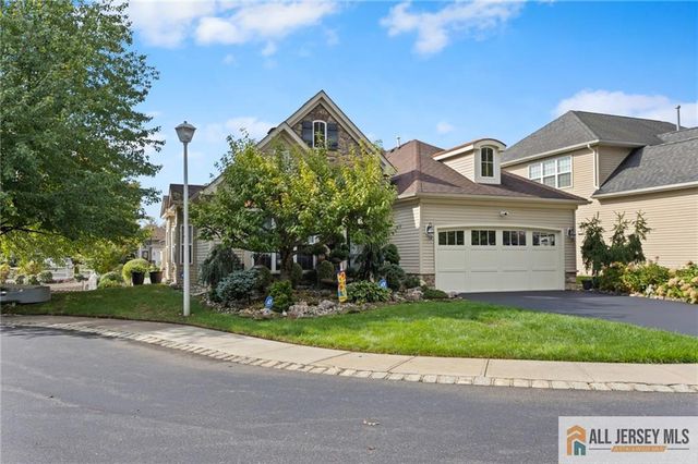 48 Merlot Court, Monroe, NJ 08831
