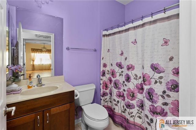 48 Merlot Court, Monroe, NJ 08831