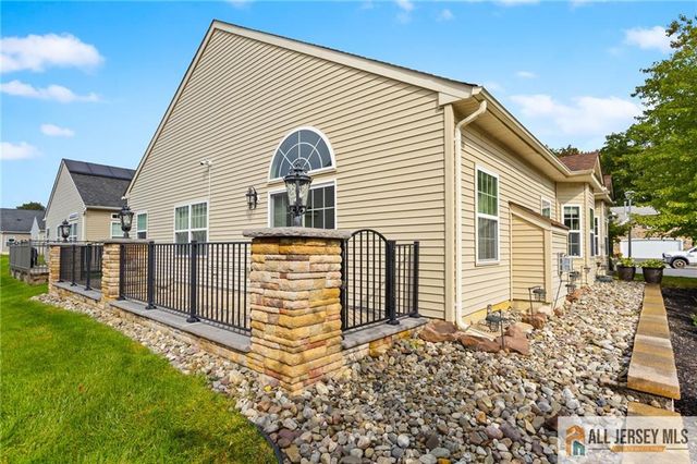 48 Merlot Court, Monroe, NJ 08831