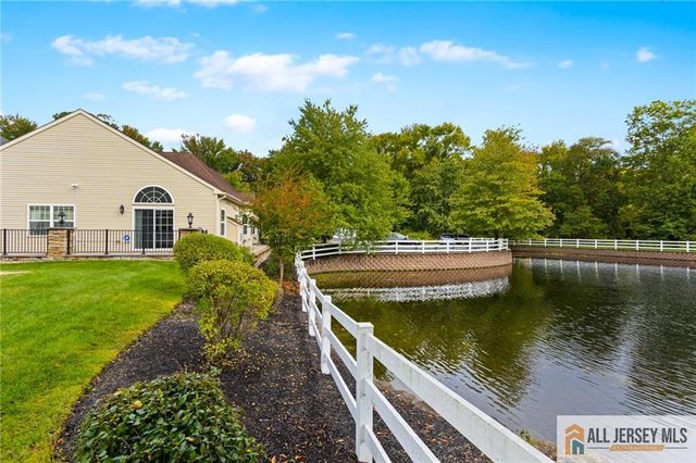 48 Merlot Court, Monroe, NJ 08831