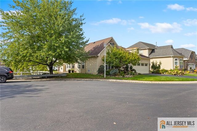 48 Merlot Court, Monroe, NJ 08831