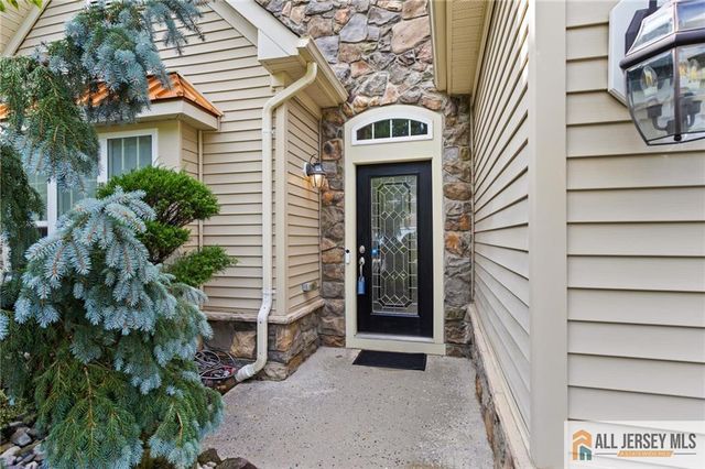 48 Merlot Court, Monroe, NJ 08831