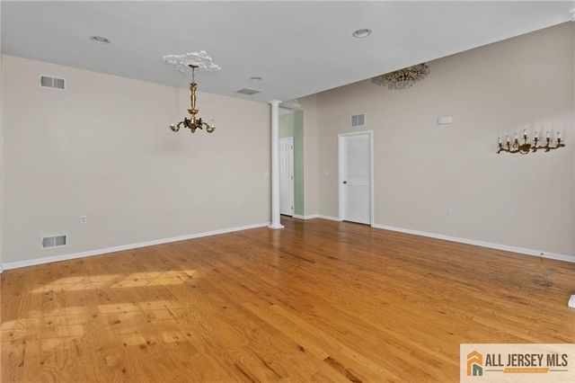 48 Merlot Court, Monroe, NJ 08831