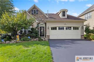 48 Merlot Court, Monroe, NJ 08831