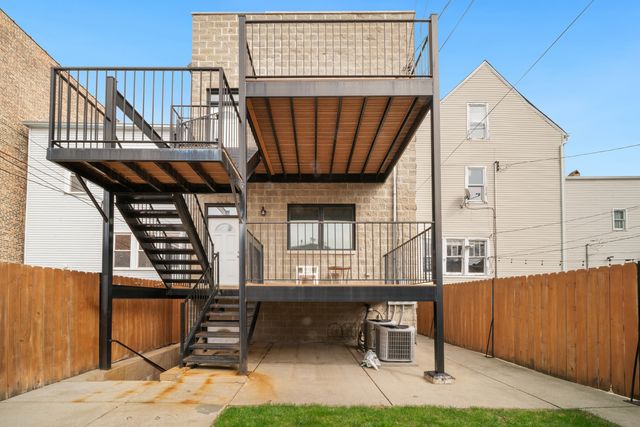 938 N Washtenaw Avenue 1, Chicago, IL 60622