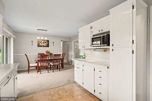 981 Oriole Drive, Apple Valley, MN 55124