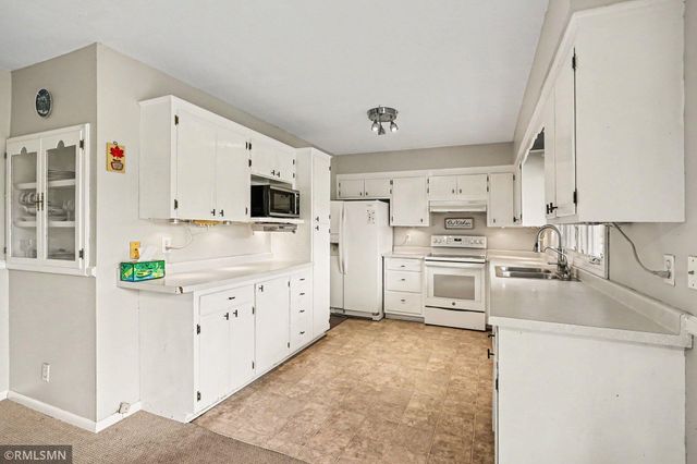 981 Oriole Drive, Apple Valley, MN 55124