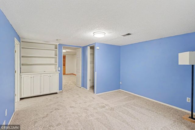 981 Oriole Drive, Apple Valley, MN 55124