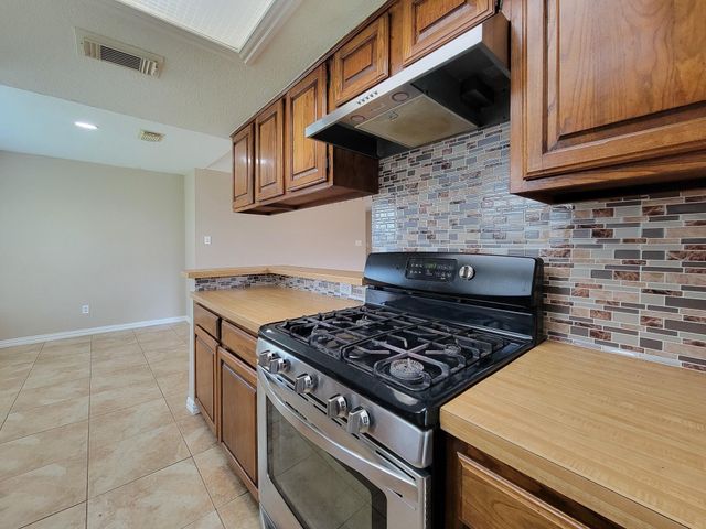 10010 Sagecanyon Drive, Houston, TX 77089