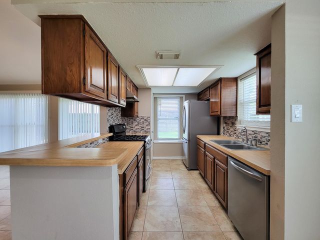 10010 Sagecanyon Drive, Houston, TX 77089