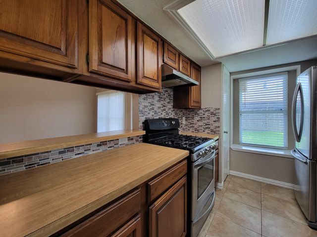 10010 Sagecanyon Drive, Houston, TX 77089